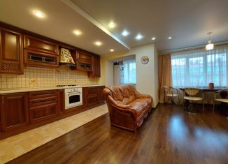 Продаю 3-ком. квартиру, 81.5 м2, село Подстёпки, Лазурный переулок, 7