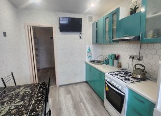 Продам 4-комнатную квартиру, 72 м2, Щёкино, улица Лукашина, 22