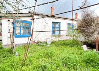 Продаю двухкомнатную квартиру, 36 м2, Новокубанск, улица Розы Люксембург, 7
