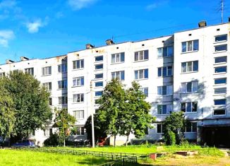 Продажа 2-комнатной квартиры, 53 м2, Ломоносов, улица Токарева, 18А