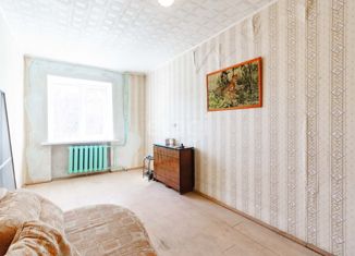 Продаю трехкомнатную квартиру, 56 м2, Комсомольск-на-Амуре, улица Калинина, 3к2