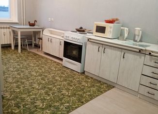Продается двухкомнатная квартира, 70.5 м2, посёлок городского типа Излучинск