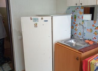 Сдаю в аренду комнату, 12 м2, Омск, Семиреченская улица, 138