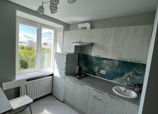 Продается 1-комнатная квартира, 33 м2, Санкт-Петербург, проспект Стачек, 126, метро Ленинский проспект