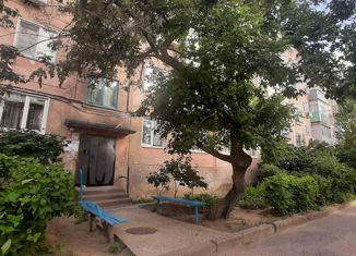 Продам трехкомнатную квартиру, 58.9 м2, Камышин, 4-й микрорайон, 35