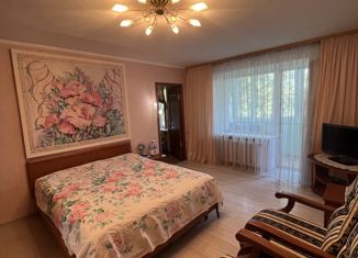 Продается 1-ком. квартира, 37 м2, Азов, Петровский бульвар, 48