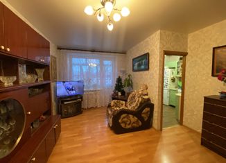 Продается двухкомнатная квартира, 43.7 м2, Волхов, Волховский проспект, 43