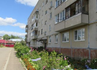 Трехкомнатная квартира на продажу, 67.2 м2, поселок городского типа Бурмакино, Советская улица, 17