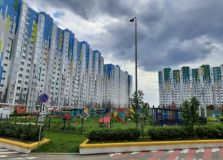 2-комнатная квартира на продажу, 71.3 м2, деревня Голубое, Парковый бульвар, 2к5