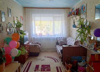 Продажа 3-комнатной квартиры, 49 м2, село Уксянское, улица Гагарина, 5