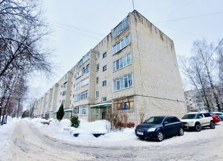 Четырехкомнатная квартира на продажу, 77 м2, Алексин, улица Болотова, 14к2