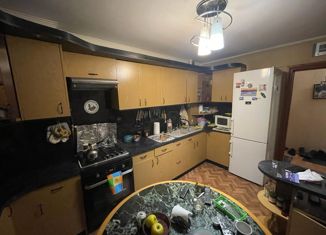 Продам 3-ком. квартиру, 70 м2, Симферополь, Аэрофлотская улица, 16, Центральный район