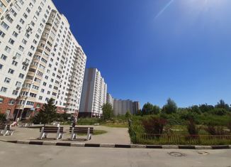 Продаю 3-комнатную квартиру, 72 м2, Чехов, Весенняя улица, 29