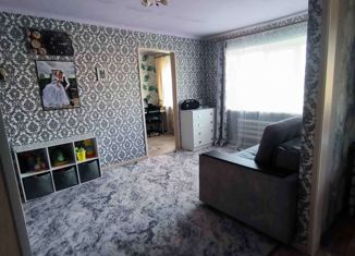 Продается 2-комнатная квартира, 43.2 м2, село Поломошное, улица Бениваленского, 4