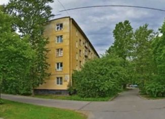 Продается 3-комнатная квартира, 41.5 м2, Санкт-Петербург, бульвар Новаторов, 55, метро Ленинский проспект