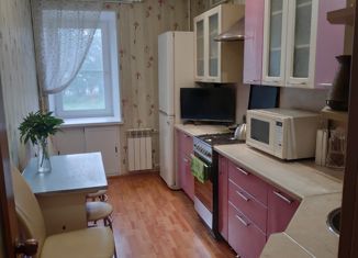 Продам 4-комнатную квартиру, 75.2 м2, Алапаевск, улица Николая Островского, 12К1