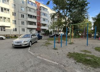 Продается 3-комнатная квартира, 61.5 м2, Саяногорск, микрорайон Центральный, 2