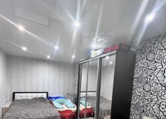 Продажа 1-комнатной квартиры, 33 м2, поселок городского типа Емельяново, улица Комарова, 8