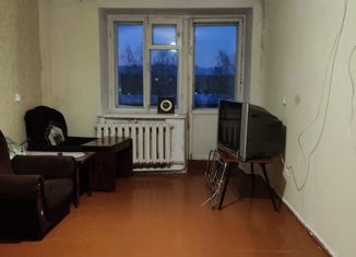 Продам трехкомнатную квартиру, 62 м2, Красноуфимск, улица Рогозинниковых, 24