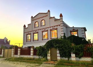 Продаю дом, 470 м2, Нижний Новгород, улица Якова Шишкина, 60, метро Буревестник