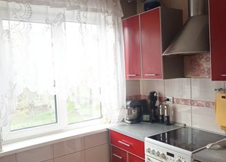 Трехкомнатная квартира на продажу, 61 м2, Кемеровская область, Спортивная улица, 30