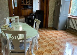 Аренда дома, 200 м2, поселок городского типа Горячеводский, улица 9-я Линия, 20