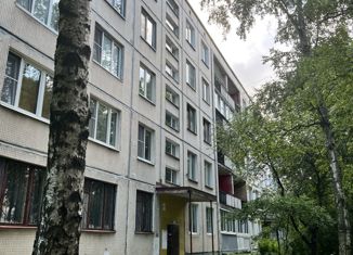 Продается трехкомнатная квартира, 57.1 м2, Санкт-Петербург, проспект Ветеранов, 151к2, муниципальный округ Сосновая Поляна