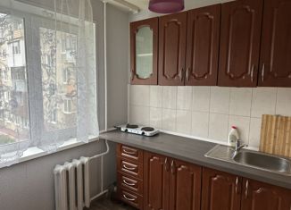 Продается двухкомнатная квартира, 44 м2, Артём, улица Ленина, 5