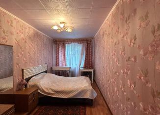 Продам 2-комнатную квартиру, 44 м2, Новотроицк, Орская улица, 10