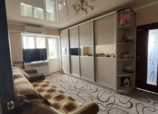 Продаю 2-ком. квартиру, 42.5 м2, Нефтекумск, 1-й микрорайон, 20