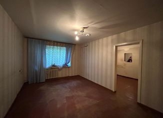 Продаю двухкомнатную квартиру, 48 м2, Саров, улица Академика Харитона, 11