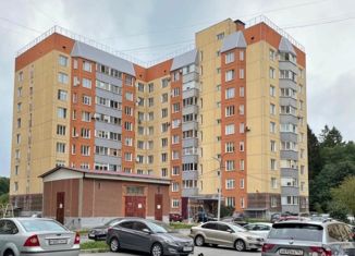 Продаю двухкомнатную квартиру, 68.6 м2, Гатчина, улица Изотова, 18/2