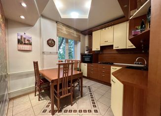 Продаю 3-комнатную квартиру, 72.7 м2, Москва, улица Короленко, 1к2, улица Короленко