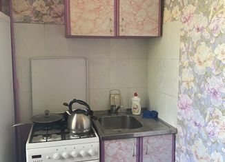 Продаю 2-ком. квартиру, 44.2 м2, Лобня, улица Комиссара Агапова, 6