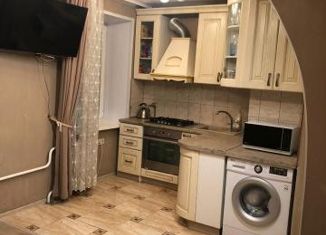 Продается трехкомнатная квартира, 58.4 м2, Химки, улица Розы Люксембург, 1