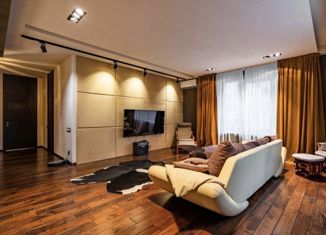 Сдам в аренду 3-комнатную квартиру, 125 м2, Санкт-Петербург, Парадная улица, 3к2, Парадная улица