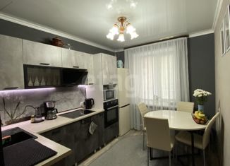 Продается 2-ком. квартира, 49 м2, Заводоуковск, Заводская улица, 9Гк1