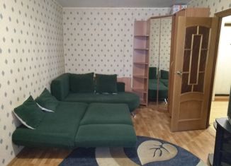 Продаю 1-ком. квартиру, 32.4 м2, Радужный, 1-й микрорайон, 14