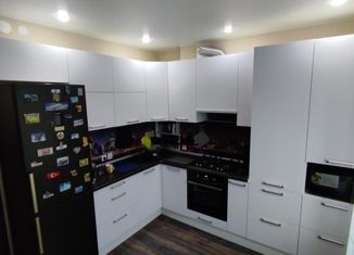 Продам однокомнатную квартиру, 40 м2, Великий Новгород, Каберова-Власьевская улица, 97, ЖК Кленовый дворик