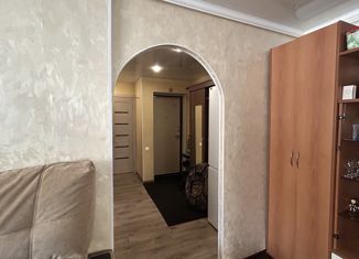 Продается четырехкомнатная квартира, 62.4 м2, Магнитогорск, улица Суворова, 137