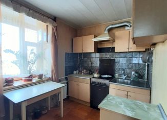 Продается двухкомнатная квартира, 52 м2, Волжск, улица 107-й Бригады, 12