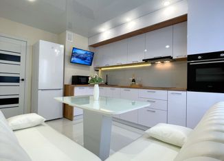 Продажа 1-ком. квартиры, 39 м2, посёлок городского типа Медведево, улица Дмитрия Средина, 9А