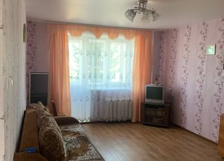 Продается 2-ком. квартира, 50 м2, посёлок городского типа Чишмы, Коммунистическая улица, 14