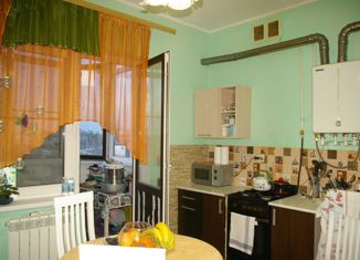 Продаю двухкомнатную квартиру, 63.1 м2, Абинск, Комсомольский проспект, 137К2