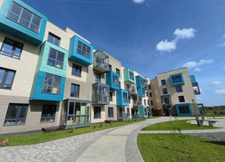 Продам трехкомнатную квартиру, 83.4 м2, рабочий посёлок Кольцово, микрорайон Спектр, 10