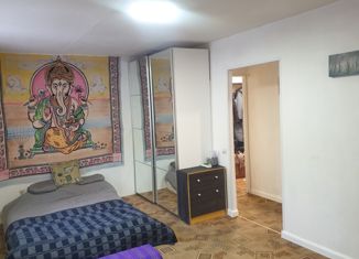 Продам 1-ком. квартиру, 31 м2, Москва, Гвардейская улица, 11, Гвардейская улица