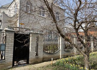 Продаю дом, 397 м2, станица Новотитаровская, переулок Мира, 5