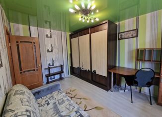 Продаю 2-комнатную квартиру, 45 м2, Александров, улица Революции, 24