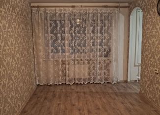 Продаю 1-ком. квартиру, 30 м2, Осинники, улица 50 лет Рудника, 2