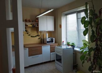 Продаю четырехкомнатную квартиру, 89.2 м2, Усинск, улица Строителей, 14